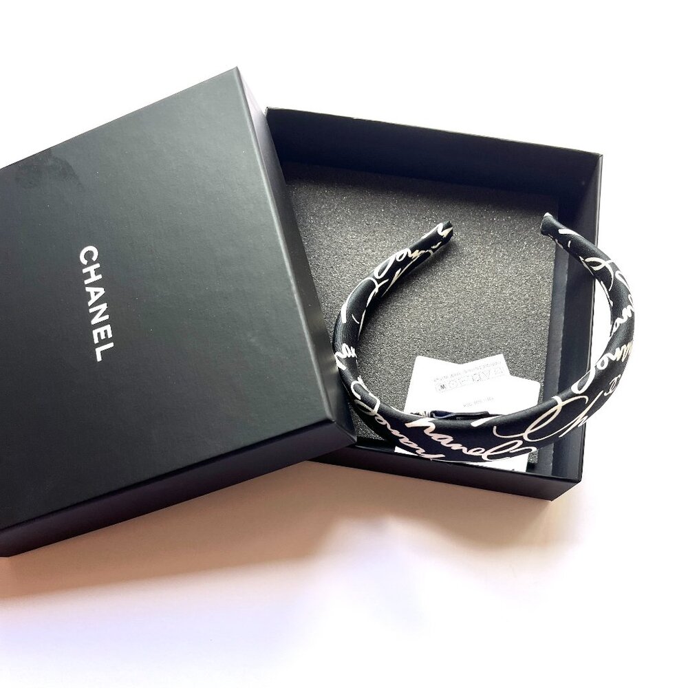 CHANEL Black and White Hairband